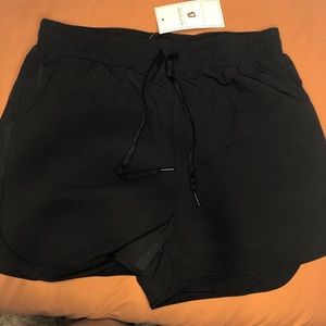 BuffBunny Flo Short